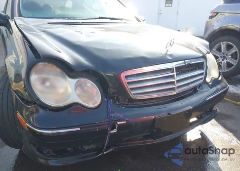 2007 Mercedes-Benz C 230 Sport from USA, damaged, VIN WDBRF52H77F856617
